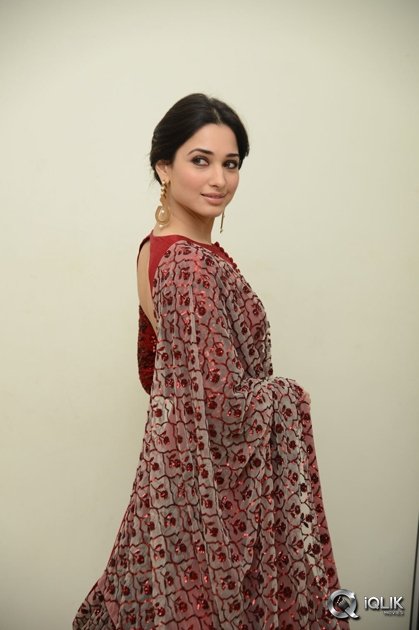 Tamannaah-at-Speedunnodu-Movie-Audio-Launch